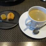 レストラン ラ・フロレゾン・ドゥ・タケウチ - LE CAFÉ ET SON PRTIT FOURS　珈琲、小菓子と共に