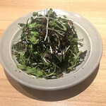 捏製作所 - 豆腐と有明海苔のサラダ(660円)
