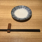 捏製作所 - 箸と取り皿。