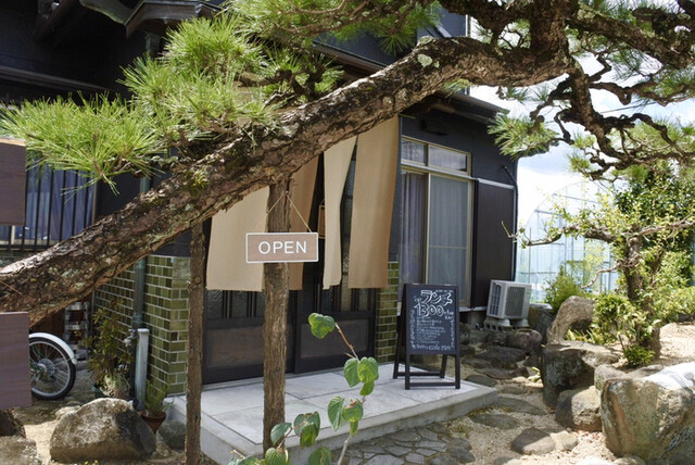 Cafe きなり 真菅 カフェ ネット予約可 食べログ