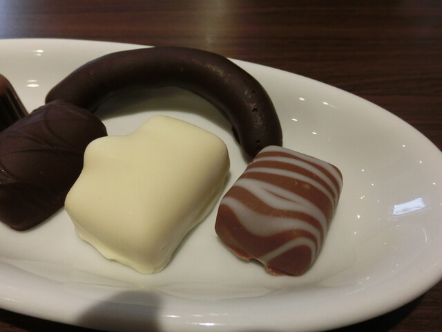 レオニダス 谷中店 Leonidas 鶯谷 チョコレート 食べログ