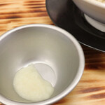 野菜みそラーメン 鬼首 - おろしニンニクも快く出してくれます♫