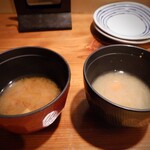 藏 みそら屋 - 左：北海道の赤味噌、右：鹿児島の麹味噌