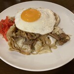 ニューサントリー5 - 人気の焼きそば。バーボンに合うんです！