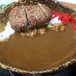 木の小屋 - ハンバーグカレー　凄く量も有り辛くて美味しい❗️
