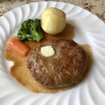 レストラン花の木 - 肉汁たっぷり黒毛和牛のハンバーグ。ボリュームあります。