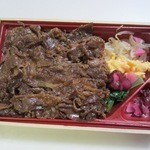 Kakiya Su Gyuumeshi - 柿安の自慢の黒毛和牛を自家製タレで炊き上げたこの店を代表する一番人気の一品です。