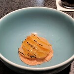 イチリン ハナレ - 桃のコンポートです♪ 下にはフルーツトマトにヨーグルト