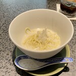 イチリン ハナレ - 『ごはんもの』冷たい酸辣湯麵　ホワイトペッパーのスパイシーさと爽やかな酸味が堪らなく美味しい♪