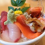 Wakakusa Zushi - 気まぐれ海鮮丼