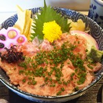 Sushiya Bungo - ネギトロ丼 990円