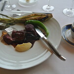 フレンチレストラン ミクニ サッポロ - 肉料理にヤングコーンを添えて