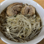 ラーメン二郎 - ラーメン 780円　麺半分・にんにく