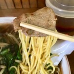 珍来飯店 - レバニララーメン　麺アップ