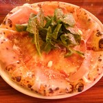 イタリア食堂amico - プロシュートのピザ
