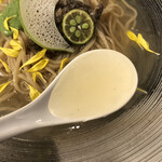 Japanese Soba Noodles 蔦 - 自家製鮎煮干しのスープ