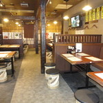 鍛冶屋 文蔵 - 明るく清潔感がある店内　総席数１１６席