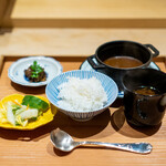 肉屋 雪月花 NAGOYA - お食事  カレー、 時雨煮、 牛の出汁の味噌汁、 香の物