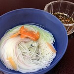 別館 茶寮 お多津 - 鴨方の素麺-カニとつみれ岩場