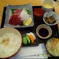 丸新 - さしみ二種盛り定食￥1380税込み(R2.8.14撮影)