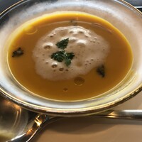 鉄板焼き 七里ガ浜 - カボチャと何か？の冷製スープ。もう一つの素材忘れました。