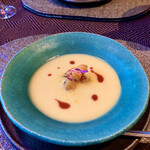 まさら庵TAKUMI - バターナッツと手長海老の冷製スープ
      ソテーされた海老と冷製スープが合う！