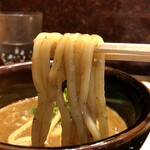 中華蕎麦 とみ田 - つけ汁は麺に良く絡みます