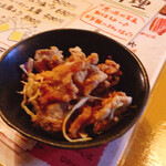炭火焼へべれけ屋 - お通し　鶏皮