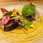 フロレゾン - 豊後水道産セキアジ　焼き茄子のバロティーヌ　赤オクラ　茗荷　杏のベネグレットソース