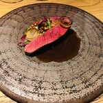 フロレゾン - 鳥取産鹿シンタマ芯芯のロースト　河戸さんが獲った本州鹿　鹿肉と赤ワインのソース