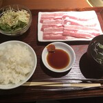 Yakiniku Horumon Sansuien - 