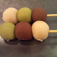 小ぶりで可愛い3色団子 倉吉名物 打吹公園だんご By 大阪めんま 石谷精華堂 倉吉 和菓子 食べログ