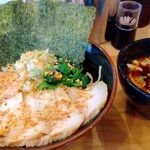 横浜ラーメン 北村家 - スタミナガーリックつけ麺+豚バラトロチャーシュー