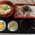 ごまそば五味 - 親子重  @913円(2020.08)