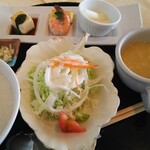 Terasu - おかゆ、コーンスープ、サラダ 、副菜
                        