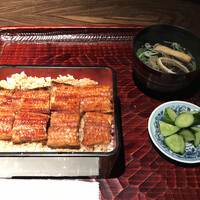にょろ助 銀座 - うな重（並、税込み３０８０円）