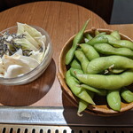 うまいもん横丁 - やみつきキャベツこんぶ110円　枝豆308円え