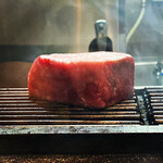 Katsuya charcoal grill steakhouse - ランプ焼いてます