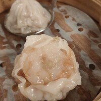 揚州名菜 秦淮春 - 手作り点心（エビ焼売）