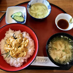 リンデン - 生うに丼¥2100