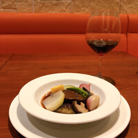 レグリエ - 牛ホホ肉の赤ワイン煮込みにはピノノワール