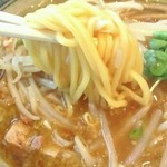岩鷲 - 特性にぼみそラーメンの太麺