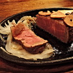 ステーキハウス 武蔵野 - 国産ヒレ最上２５０ｇミディアムレア　断面３