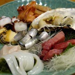 鮨八 - 刺し盛り（食べかけです。スミマセン）