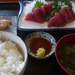 ワカバ - 初カツオ刺身定食1050円
