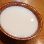 モンゴルレストラン郷 - モンゴルヨーグルト(くせがあるけど飲めました。)