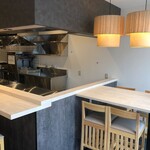 鶏白湯泡ramen たまき - 4人掛けテーブル