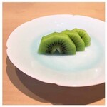 甲陽園 すし佳 - 水菓子　キウイ