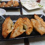 餃子とワイン屋 - 