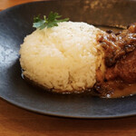食卓 soe - 豚肩ロースのドライフルーツ煮カレー